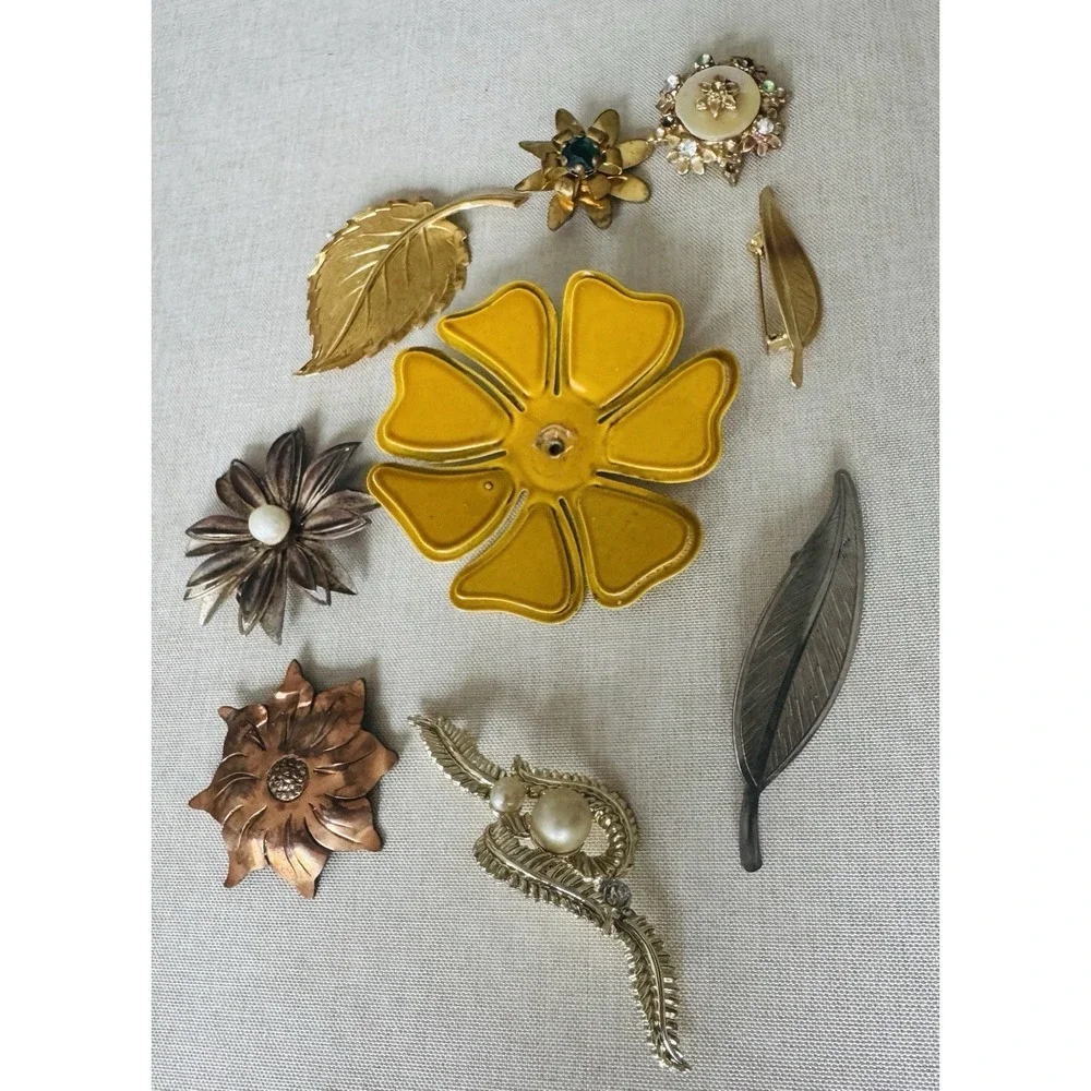 9‎ Vintage Leaf Flower Brooch Gold Silver  Bronze Tone Rhinestones Enameled